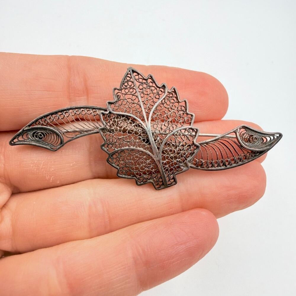 Antique Silver Art Nouveau Filigree Leaf Ribbon Brooch Pin Ornate 2.5"